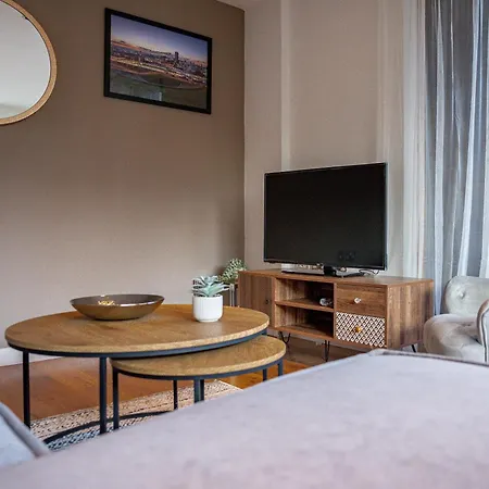 Elegant Shire House * Sheffield